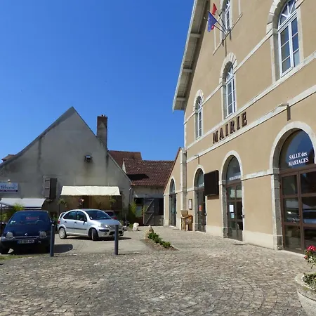 Maison De Moderne Avec Privatif Et Jardin A - Fr-1-489-482 Hébergement de vacances Chantelle