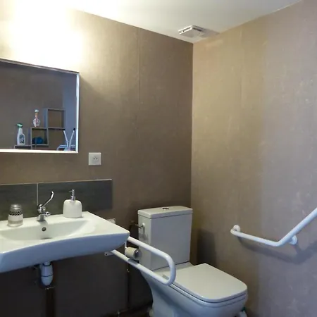 Maison De Moderne Avec Privatif Et Jardin A - Fr-1-489-482 * Chantelle