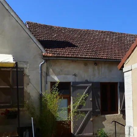 Maison De Moderne Avec Privatif Et Jardin A - Fr-1-489-482