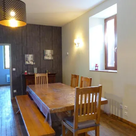 Hébergement de vacances Maison De Moderne Avec Privatif Et Jardin A - Fr-1-489-482 Chantelle